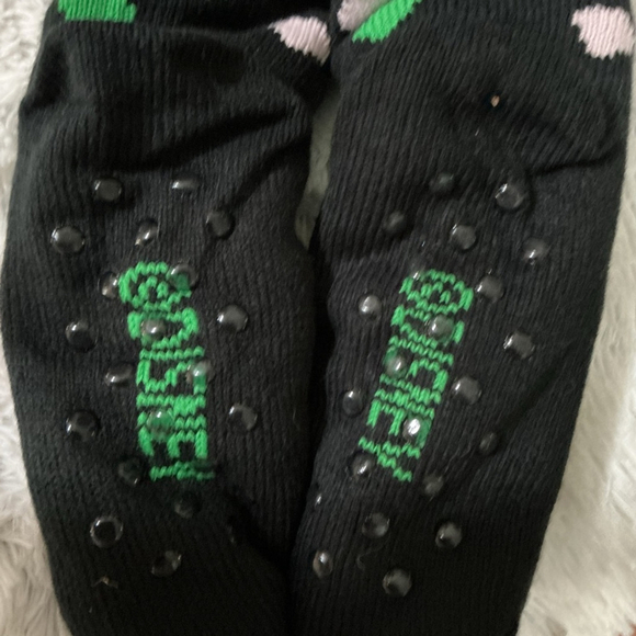 Disneys Tim Burtons Nightmare Before Christmas Slipoer Socks 4-10 - Picture 5 of 7